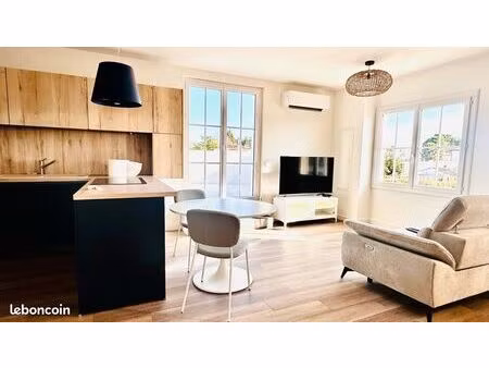 appartement meublé 65 m² – grande terrasse 45 m² – parking – lattes boirargues