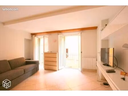 loue grand studio menton vieille ville