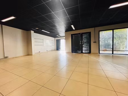 ** mur de commerce vendu libre d'occupation **
