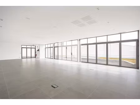 vente locaux professionnels 3 pièces 150 m² à lagord (17140)  565 000 €