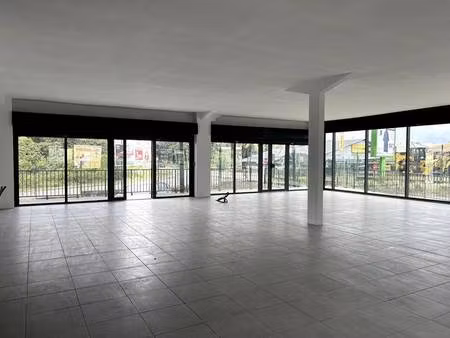 local commercial à louer