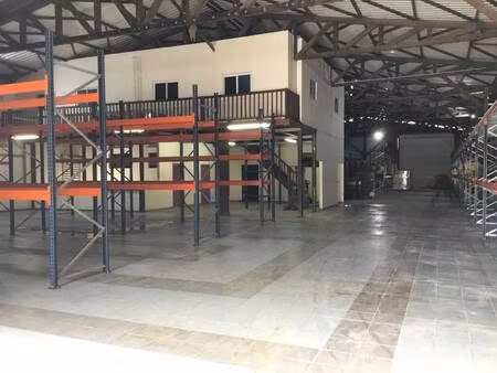 entrepôt à louer