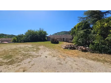 vente terrain 1200 m² à ansouis (84240)  210 000 €