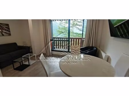 grand studio hameau avec balcon