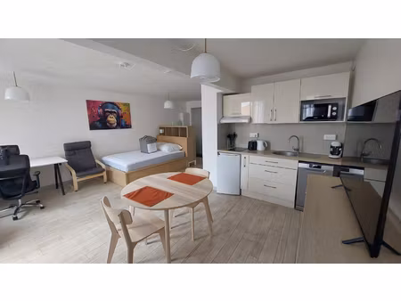 niort centre- ville - studio meublé à neuf 33m²