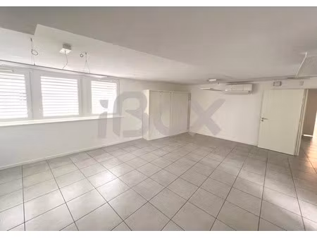 vente locaux professionnels 0 pièces 93 m² à toulon (83000)  278 000 €