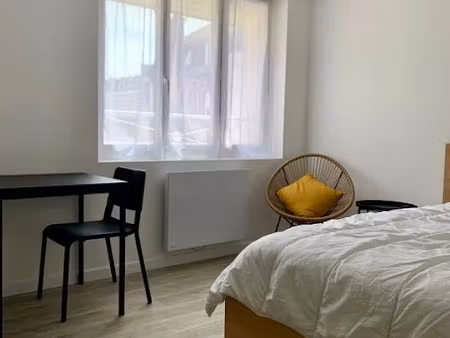 location meublée appartement 1 pièce 22 m² à arras (62000)  530 €