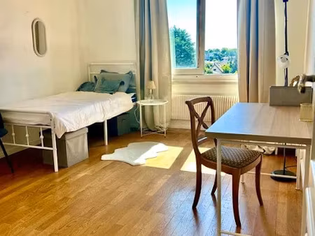 location meublée chambre 1 pièce 14 m² à bron (69500)  569 €