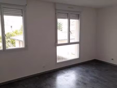 location appartement 1 pièce 29 m² à reims (51100)  465 €