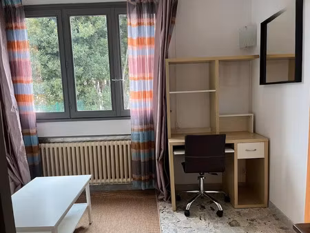 location meublée appartement 1 pièce 12 m² à bobigny (93000)  550 €