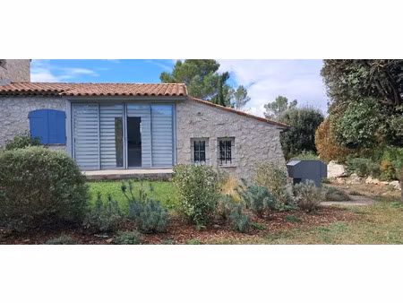 location appartement 1 pièce 28 m² à roquefort-les-pins (06330)  675 €