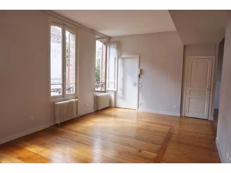 location appartement 3 pièces 74 m² à sens (89100)
