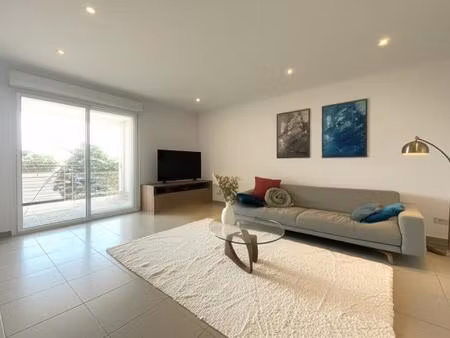 saint aygulf  appartement deux pièces 51m² centre-ville.