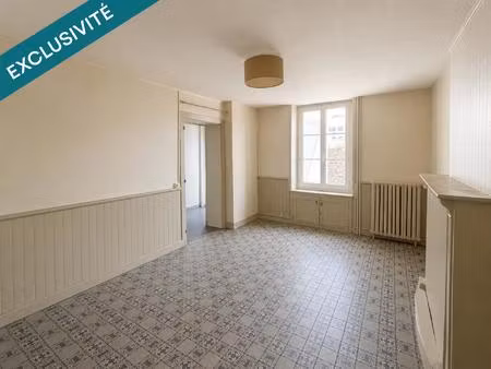 laval gare - maison de ville 3 pièces (2 chambres)