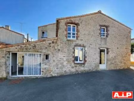 vente maison à saint-mars-la-réorthe (85590) : à vendre / 89m² saint-mars-la-réorthe