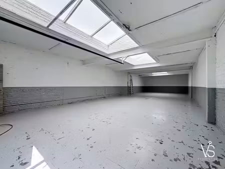 entrepot avec bureaux a vendre!!!