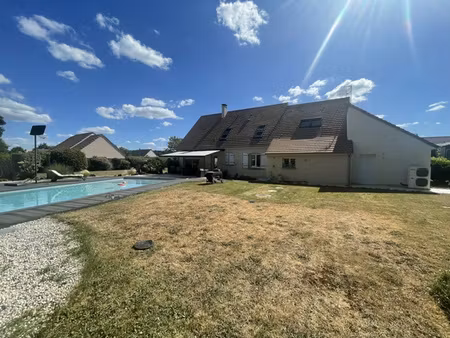 nouveauté sur guécélard  beau pavillon 5 chambres et piscine