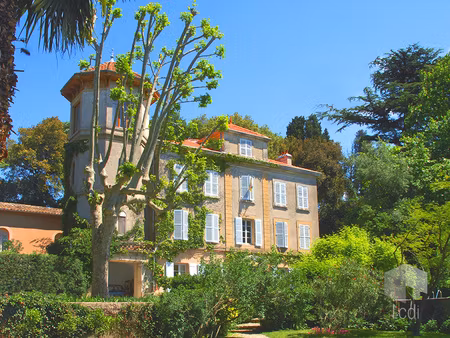 montelimar  maison 500 m2 avec dépendances