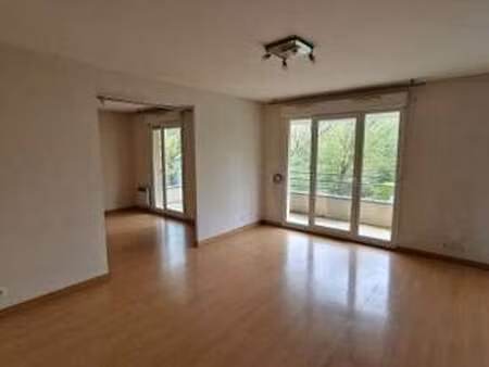 location appartement 3 pièces à brest (29200) : à louer 3 pièces / 75m² brest