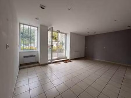 location bureaux et commerces à plérin (22190) : à louer / 40m² plérin