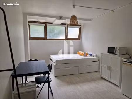 studio 1 pièce 19 m²