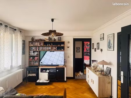 tassin-la-demi-lune – t3 lumineux de 75m2 au dernier étage avec balcon sur parc