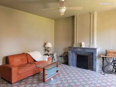bel et spacieux appartement bourgeois au coeur historique de perpignan  2eme étage  immeub