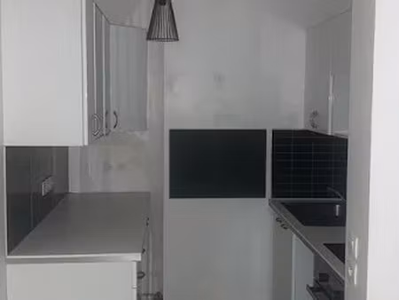 location appartement 2 pièces 42 m² à massy (91300)  990 €