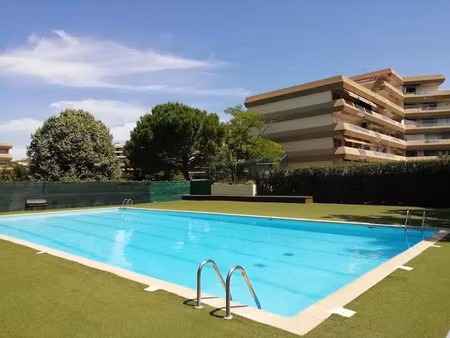 location meublée appartement 3 pièces 79.58 m² à montpellier (34000)  1 100 €