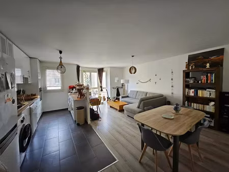 location meublée appartement 3 pièces 69 m² à massy (91300)  1 450 €