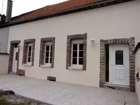 location maison 4 pièces 96 m² à gron (89100)  960 €