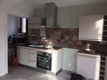 location maison 2 pièces 42 m² à sanary-sur-mer (83110)  1 008 €