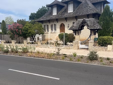 maison objat - 143 m2 - 6 pièces