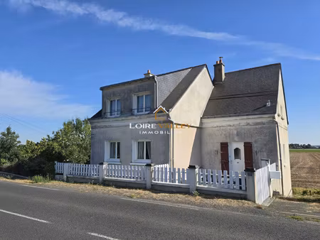 maison à rénover avec vue loire et nombreuses dépendances