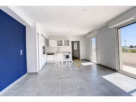 location appartement 3 pièces 55 m² à châteauneuf-grasse (06740)
