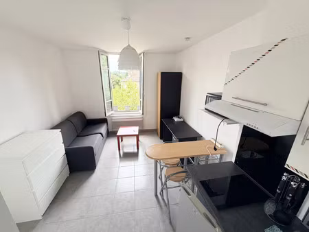 location appartement 1 pièce 17 m² à lyon 3 (69003)
