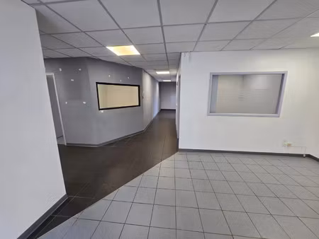 location bureau 100 m² à saint-andré-de-sangonis (34725)