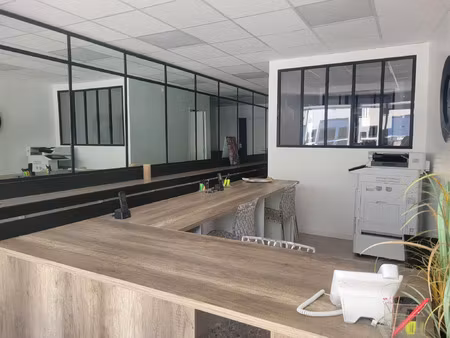 location commerce 3 pièces 74 m² à mornant (69440)