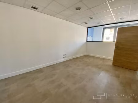 local commercial 20 m2