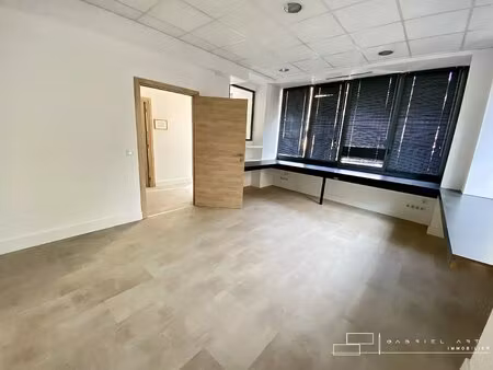 local commercial 20 m2