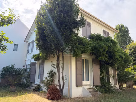 maison maisons laffitte