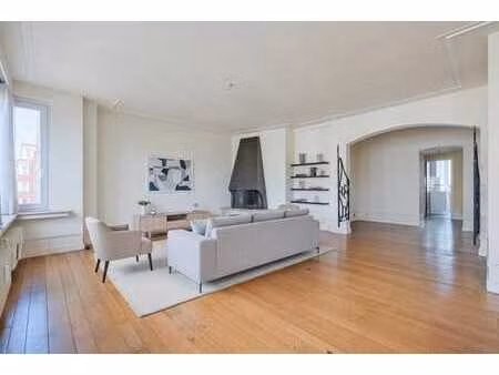 montgomery - bel appartement 2 chambres + terrasse
