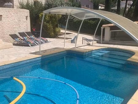 villa climatisée t6+t2 d’environ 195m2 habitables à 4 km de cassis