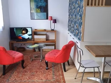 studio meublé 32 m2  avec balcon terrasse