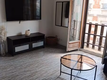 t3 meublé en duplex hyper centre dans petite copro calme