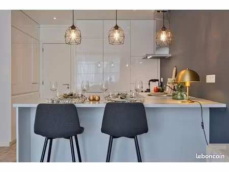 grand t2 vue sur le 93 garage inclus
