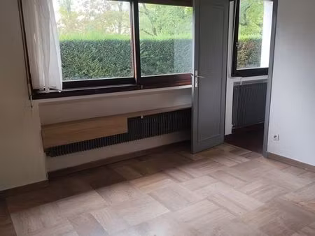 studio 22 m² bron essarts limite lyon 8eme