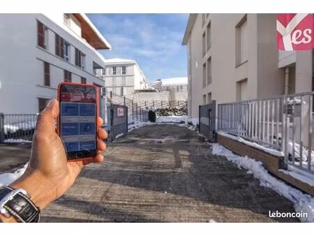 parking mantes la jolie