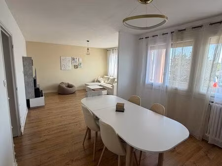t3 meublé 76 m² avec balcon – lumineux – parking privé – châtenoy-le-royal