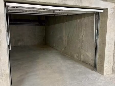parking/box 16 m² tinqueux